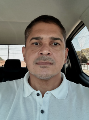 <em><strong>Carlos M.</strong></em>